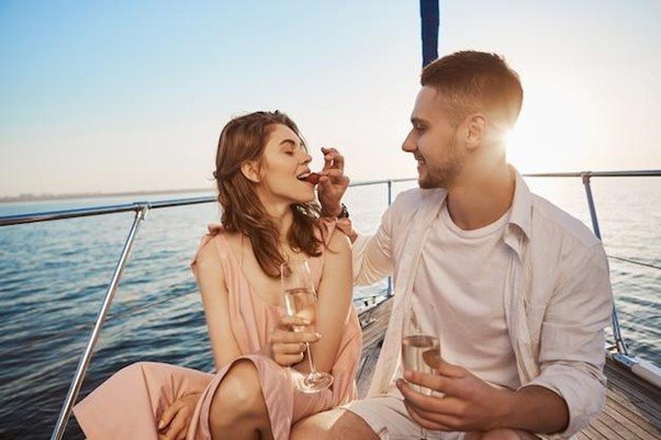 romantic dining on a water cruise in Dubai